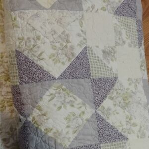Floral Patchwork Quilt -  Purple,Gray and Cream